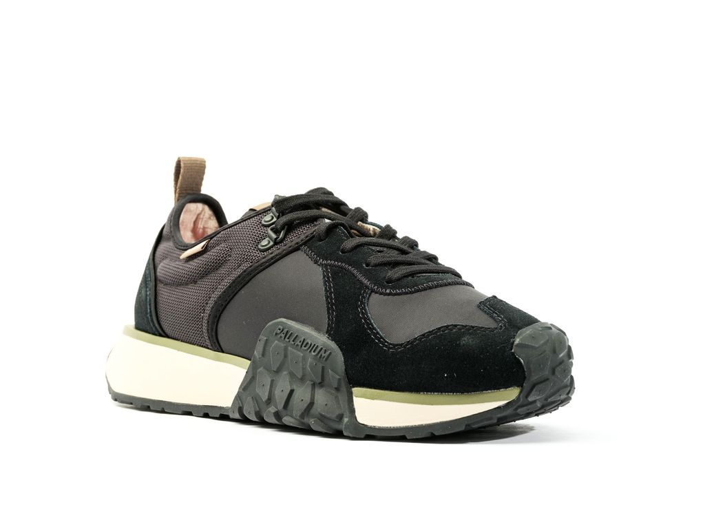 Black / Black Kids' Palladium Troop Runner Sneakers | TYQNHJ-401